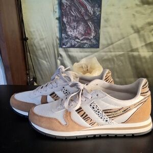 Stylish Beige and White Women's Sneakers
